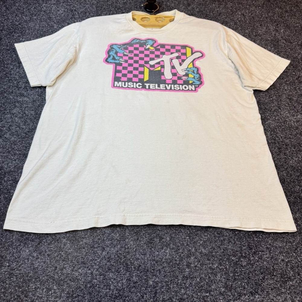 Y2K MTV T-Shirt Mens Large White Graphic Music Television Checkered Logo Street